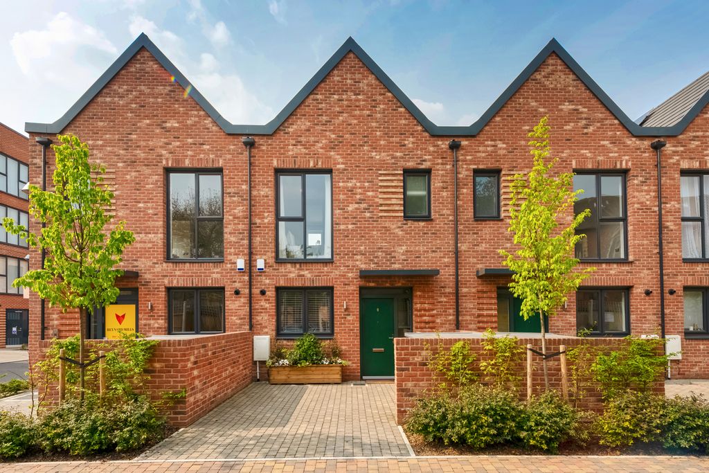 Property photo 1 of 11