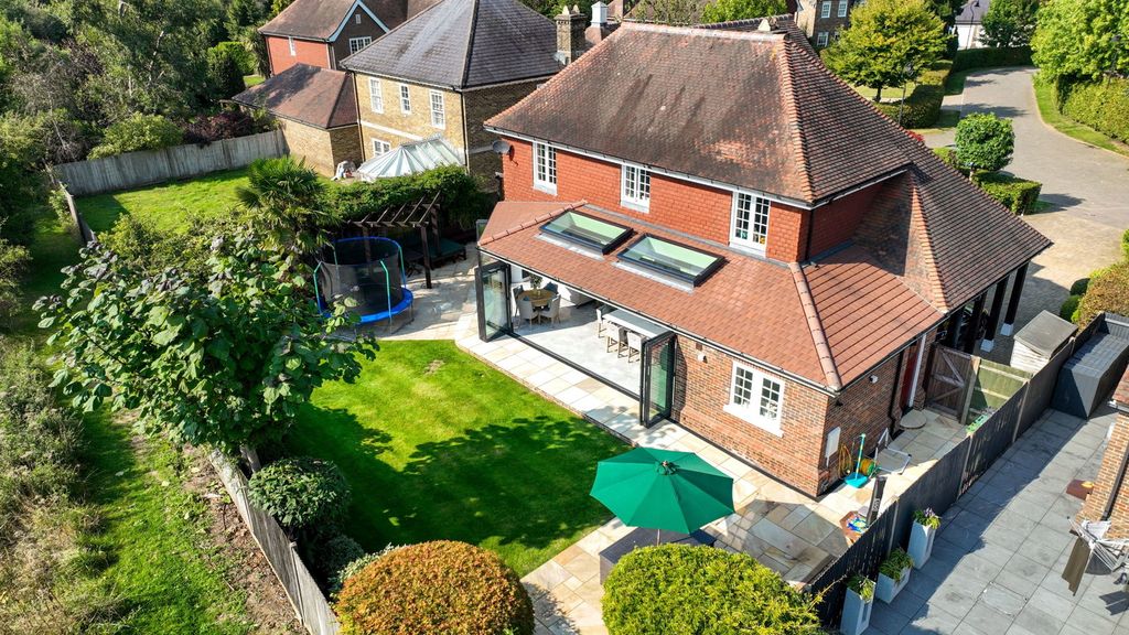 Property photo 2 of 34