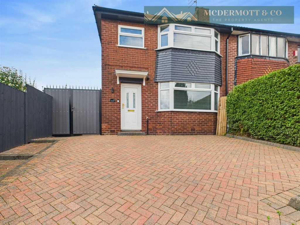 Property photo 1 of 19 Externally