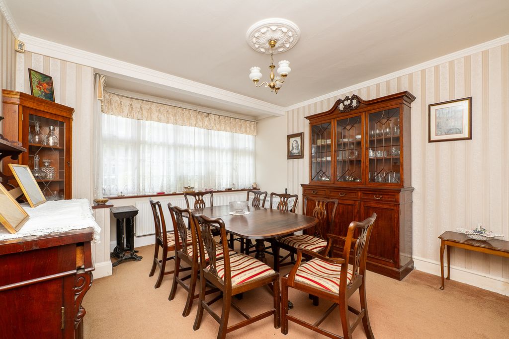 Property photo 2 of 17 Picture No. 04