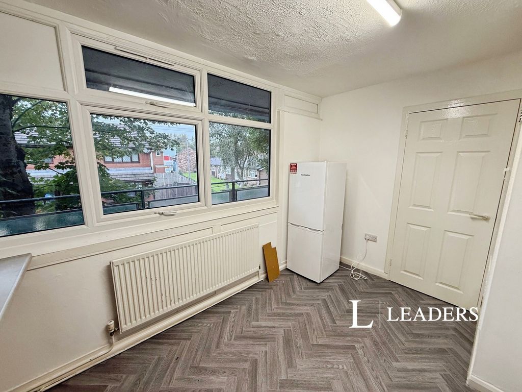 Property photo 2 of 9 Pbox-Img.Jpg