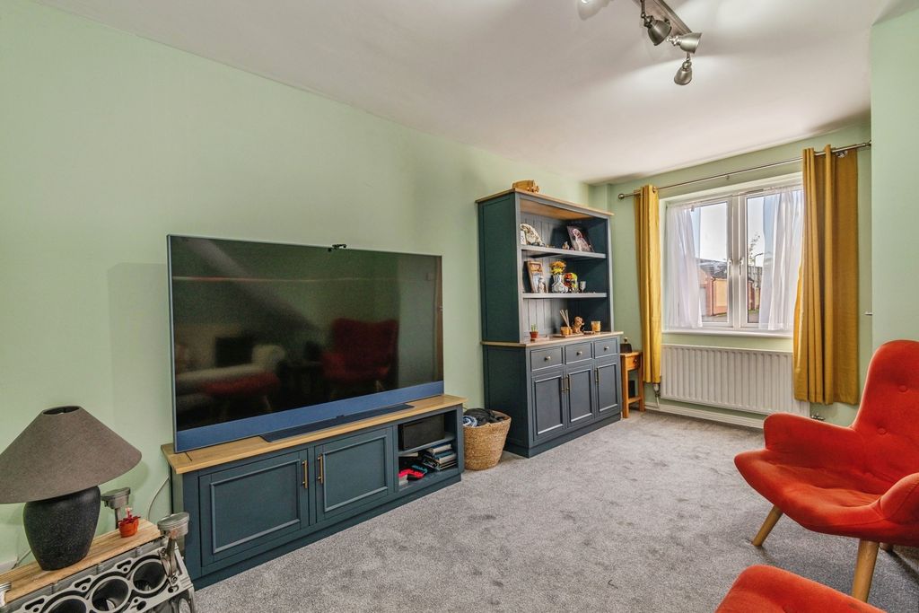 Property photo 2 of 16 Pbox-Img.Jpg