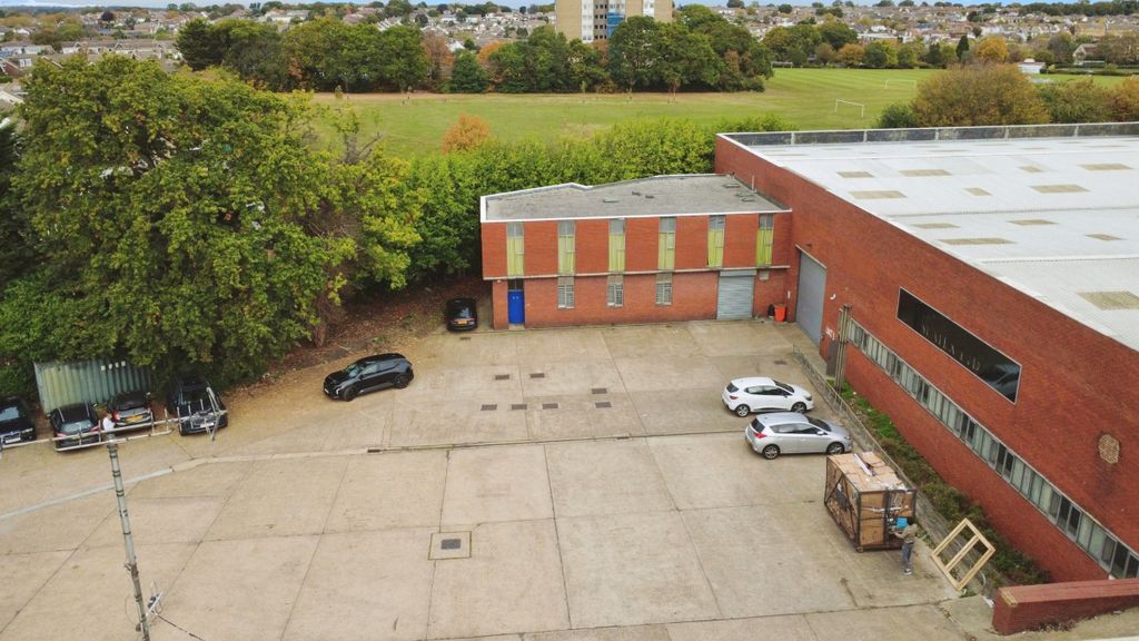 Property photo 2 of 16