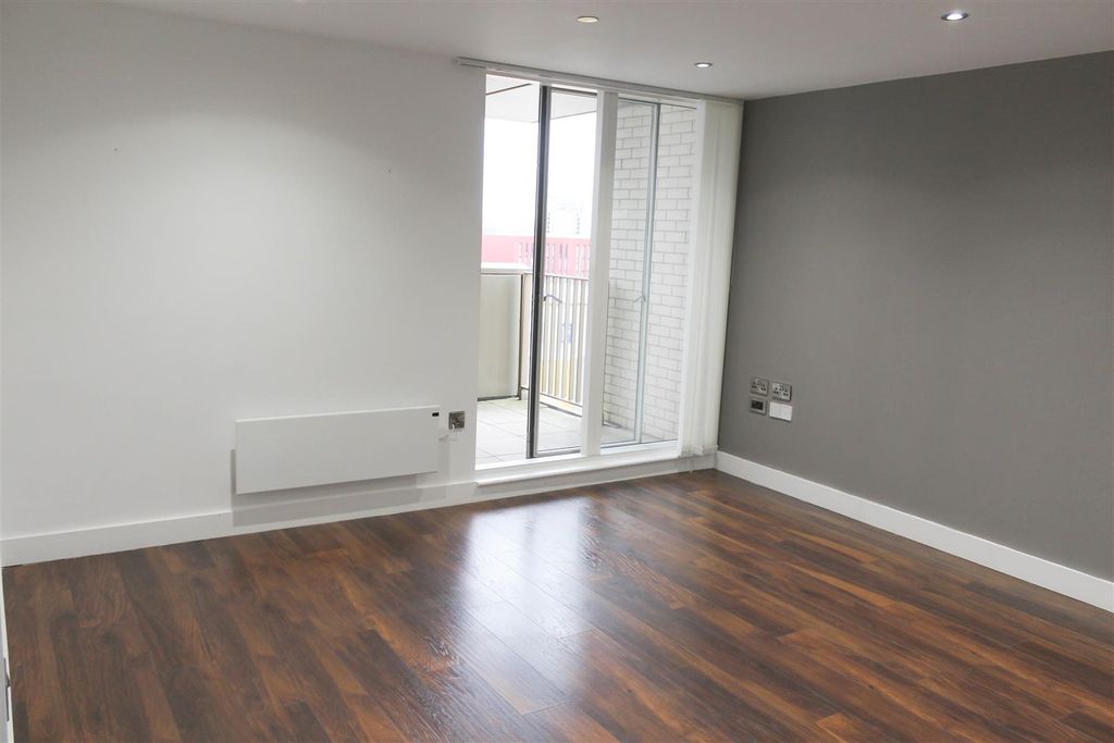 Property photo 2 of 21