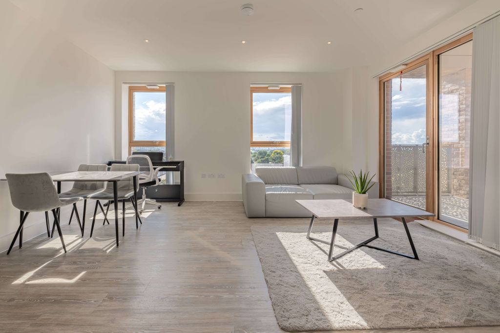 Property photo 1 of 19 Living Room 1-Min.Jpg