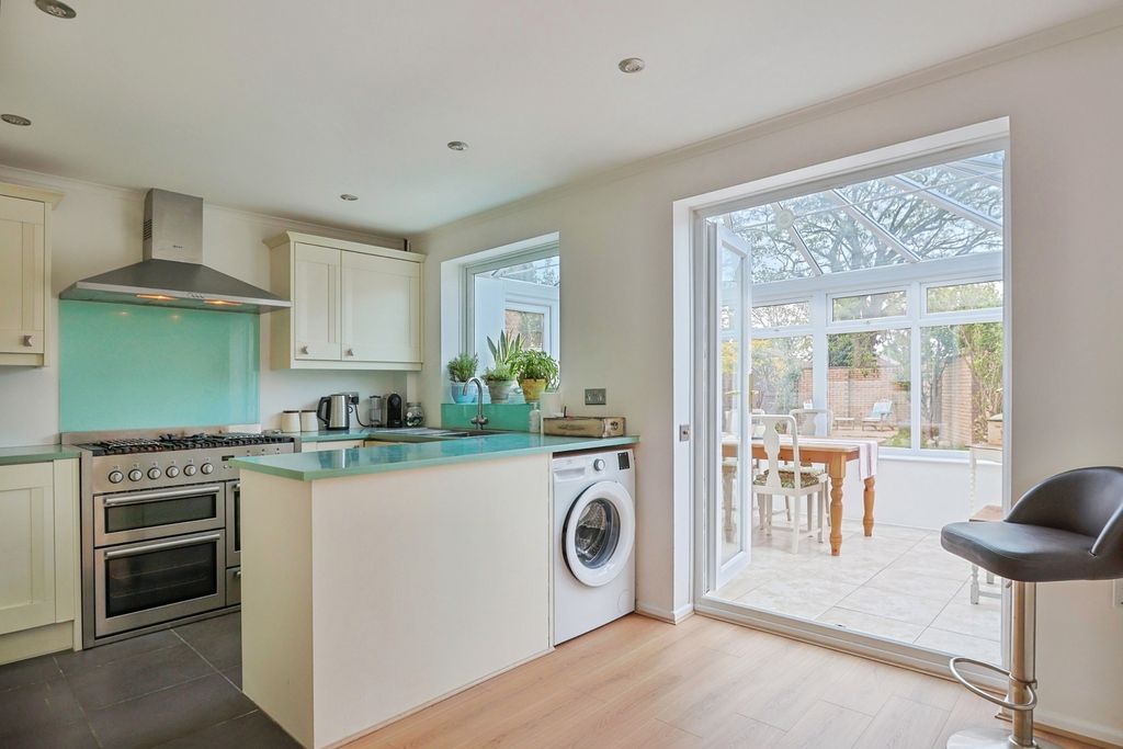 Property photo 3 of 18 Pbox-Img.Jpg