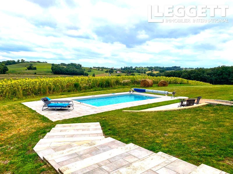 Property photo 2 of 10