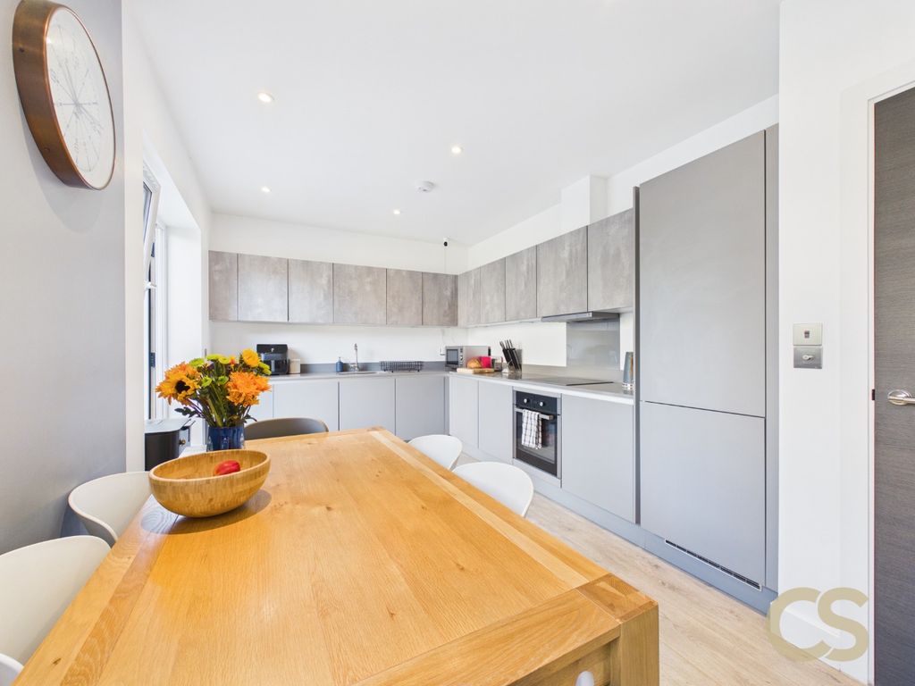 Property photo 2 of 20 5387386