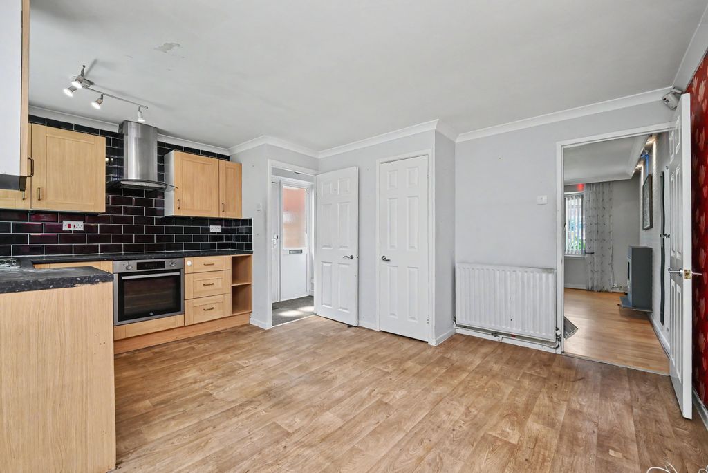 Property photo 3 of 23