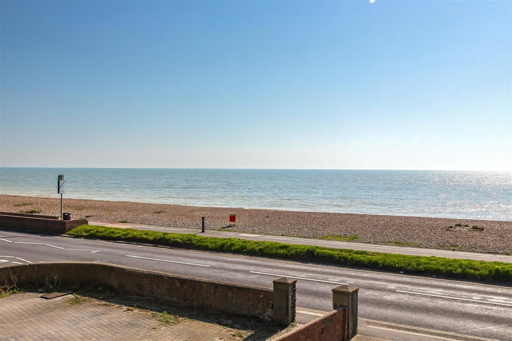 Property photo 3 of 27 Brighton Road_14.Jpg