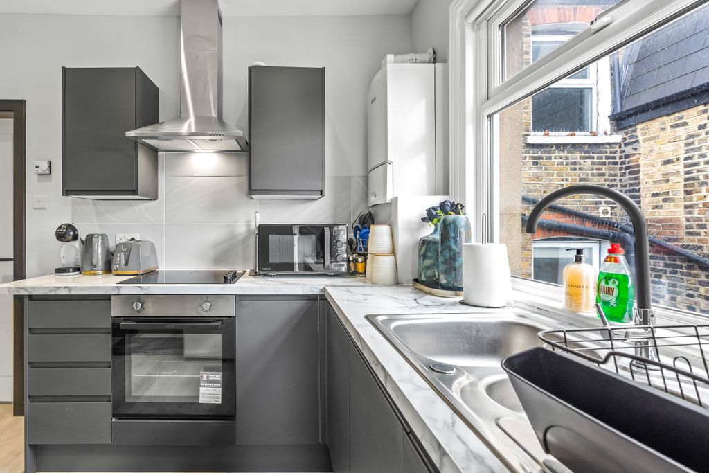 Property photo 3 of 25