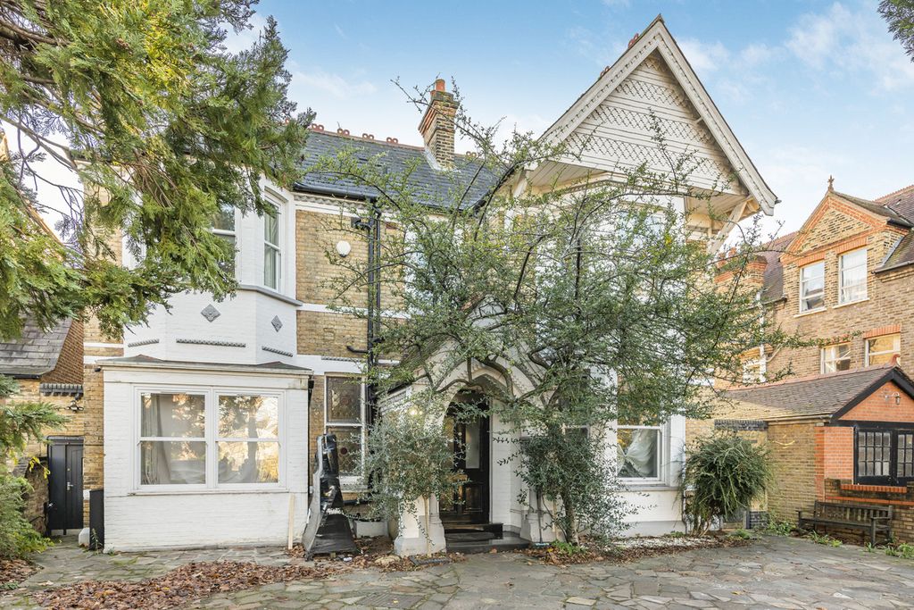 Property photo 1 of 21