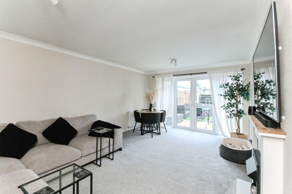 Property photo 2 of 14 Pbox-Img.Jpg