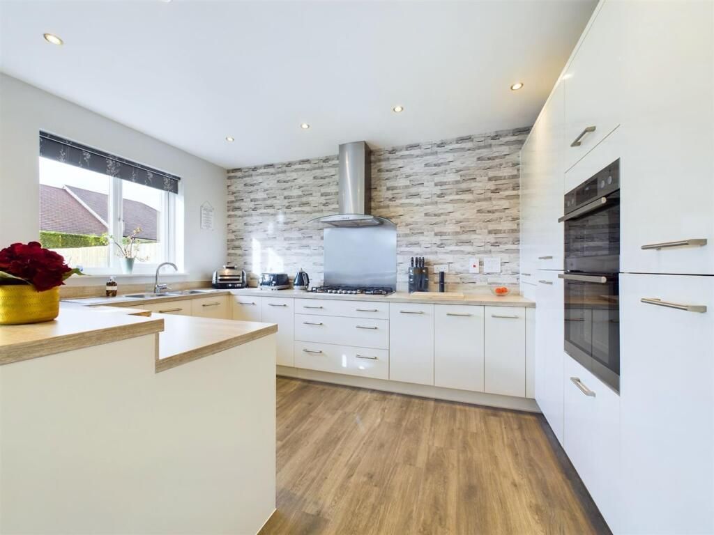 Property photo 2 of 3