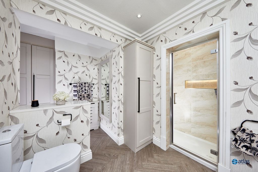 Property photo 3 of 22 En-Suite