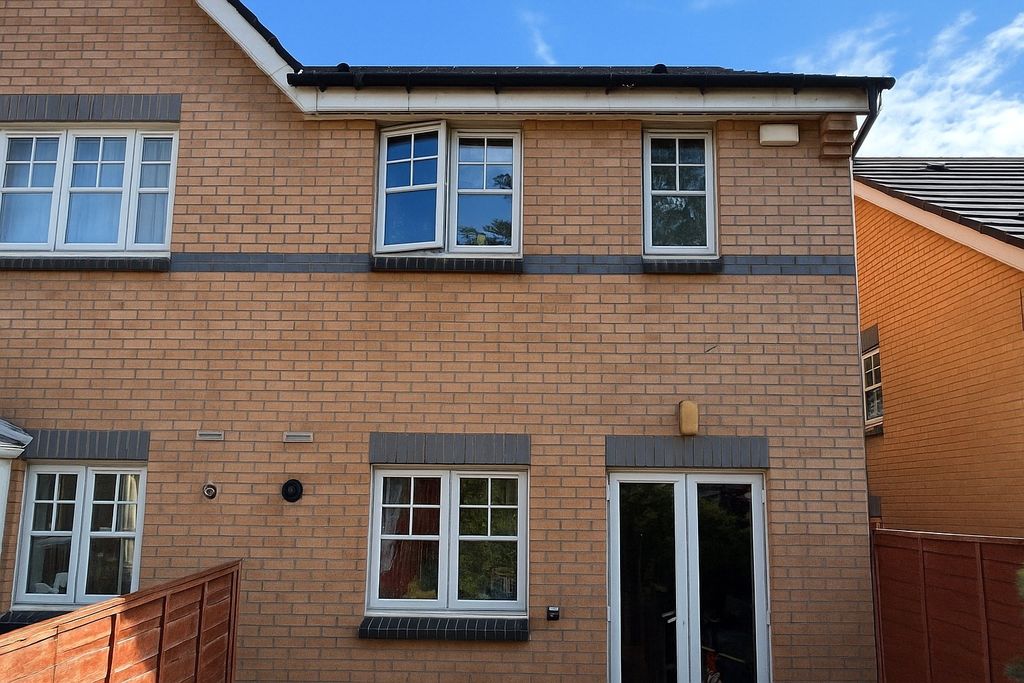 Property photo 2 of 19 Picture No. 23