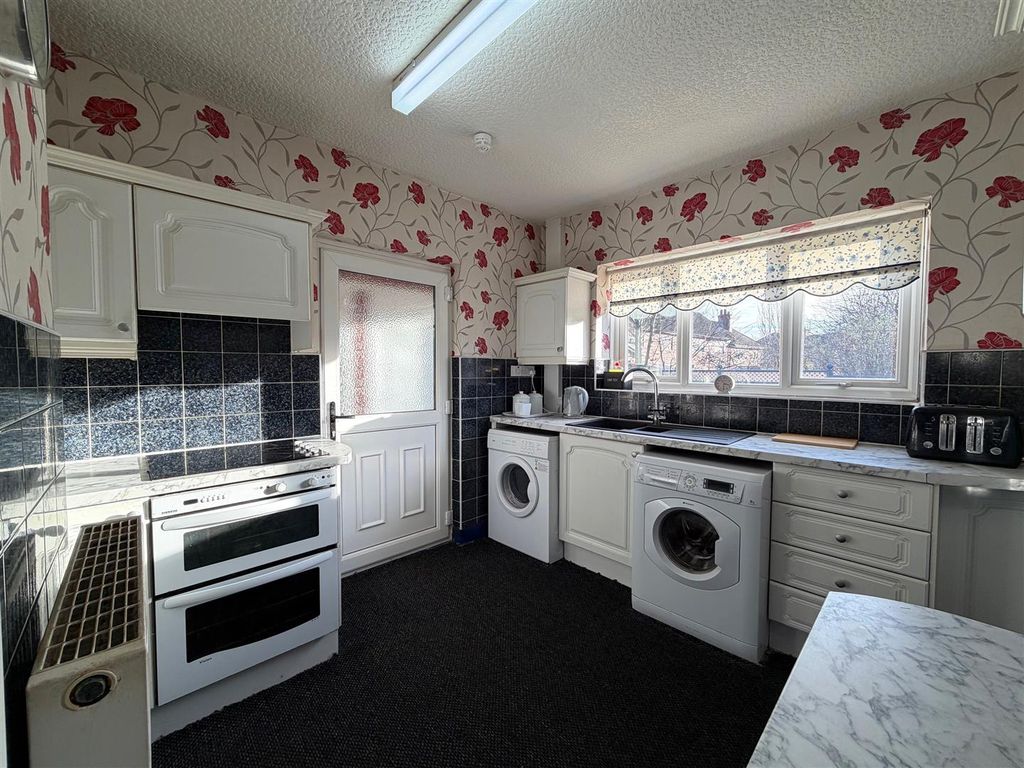 Property photo 3 of 27 E1.Jpeg