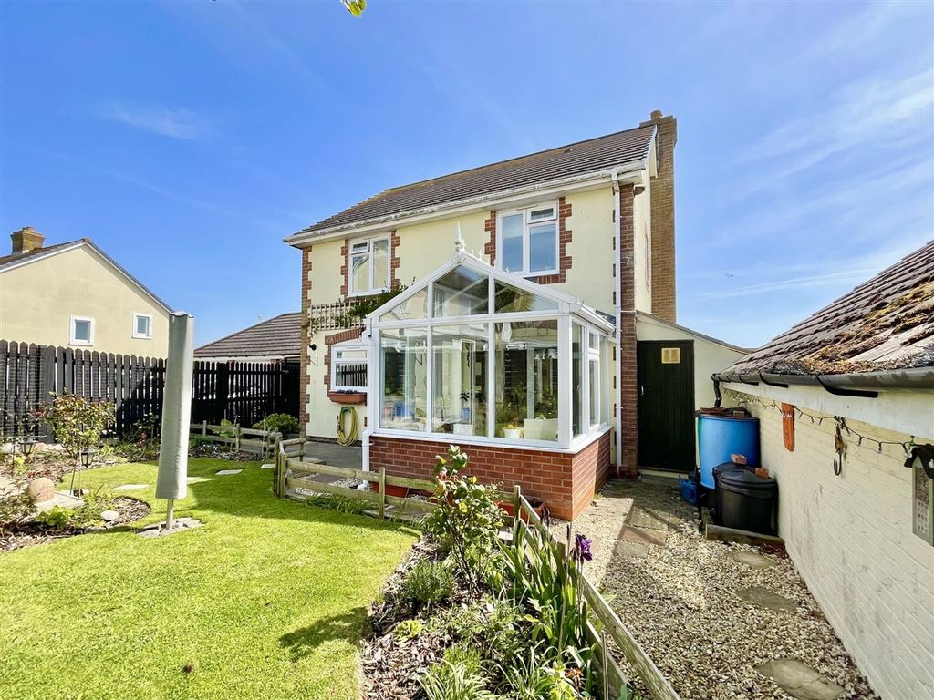 Property photo 3 of 24