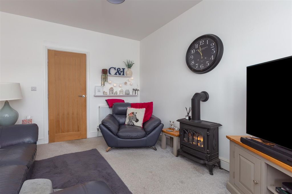 Property photo 3 of 23