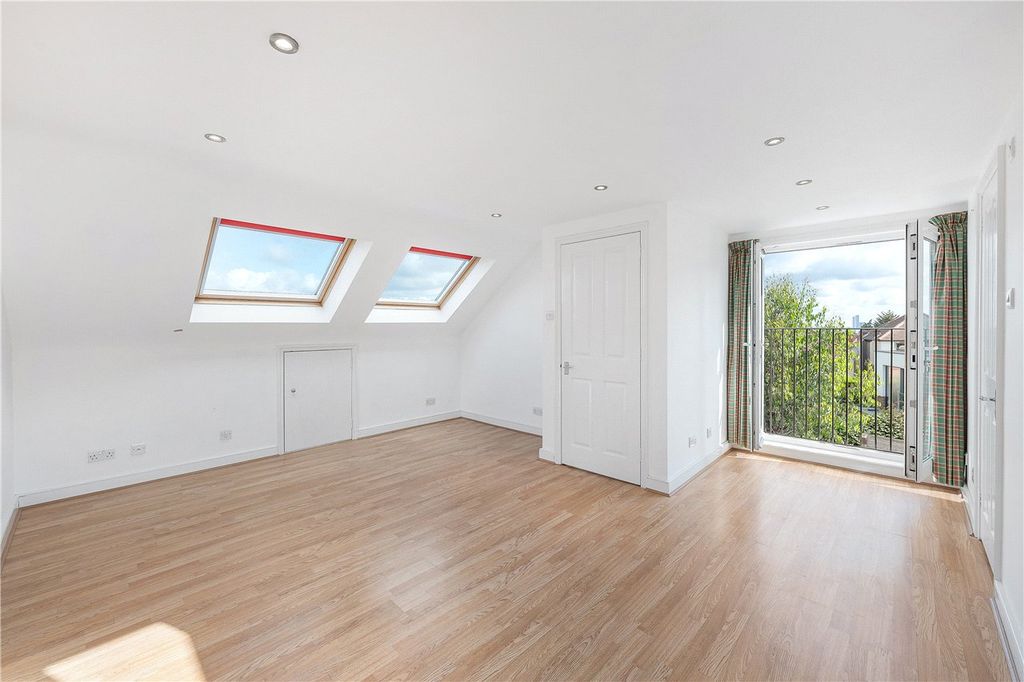 Property photo 3 of 22 Picture No. 20