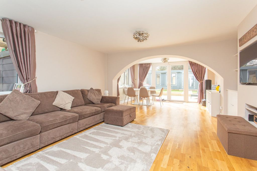 Property photo 2 of 15 Picture 2