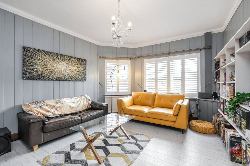 Property photo 3 of 20 Picture