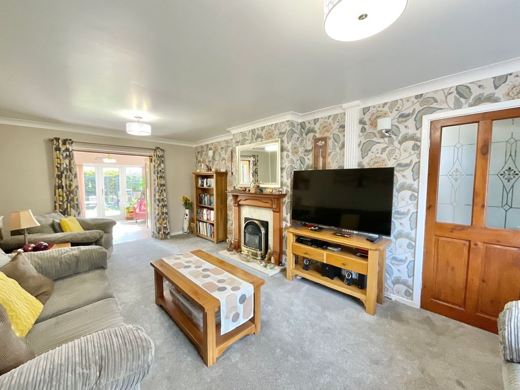 Property photo 3 of 25