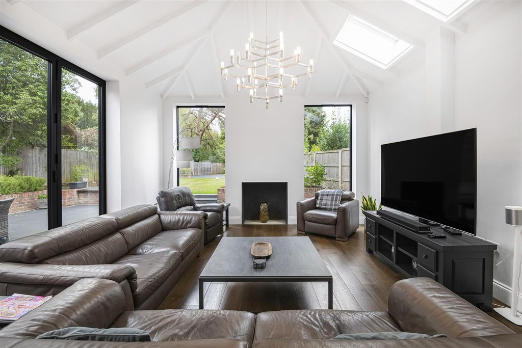 Property photo 3 of 39 27_38415.Jpg