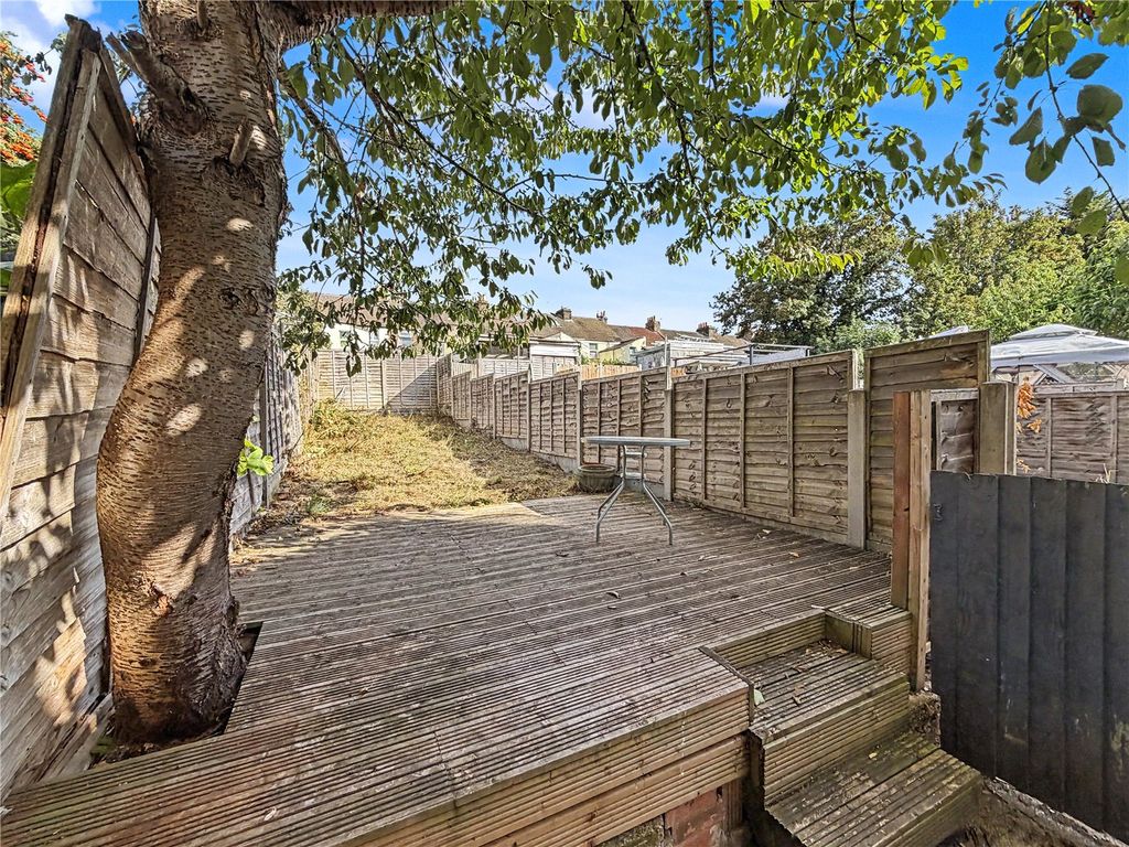 Property photo 2 of 15 Picture No. 14