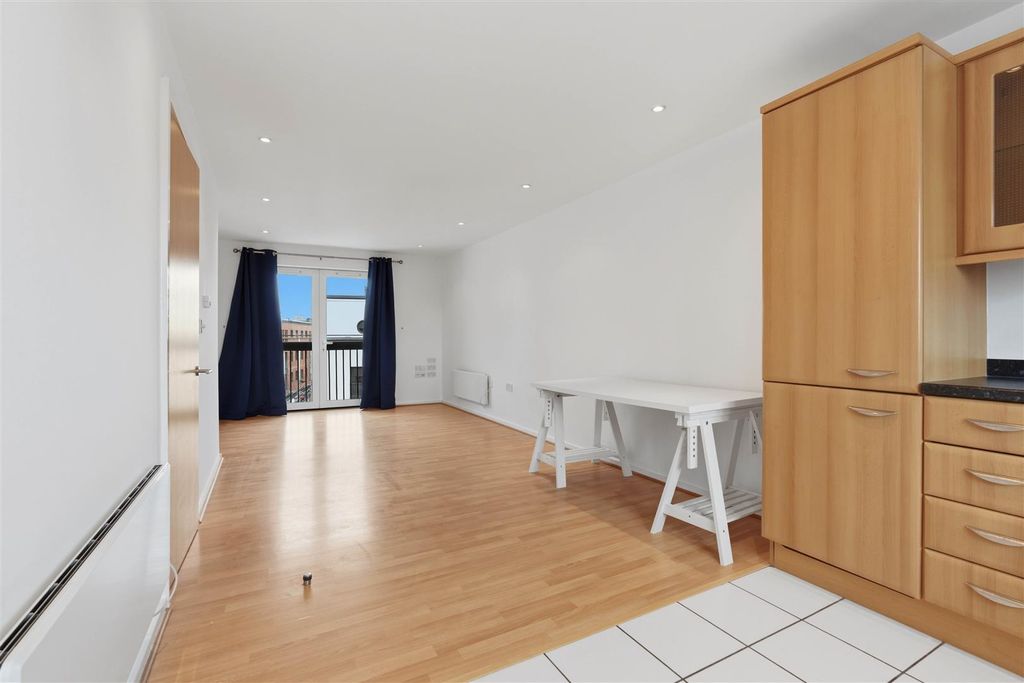 Property photo 2 of 14 Lounge Kitchen Diner B.Jpg