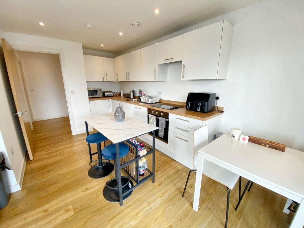 Property photo 3 of 19