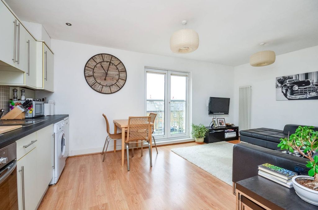 Property photo 1 of 5