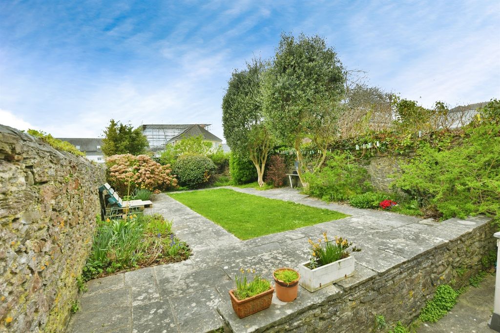 Property photo 3 of 16