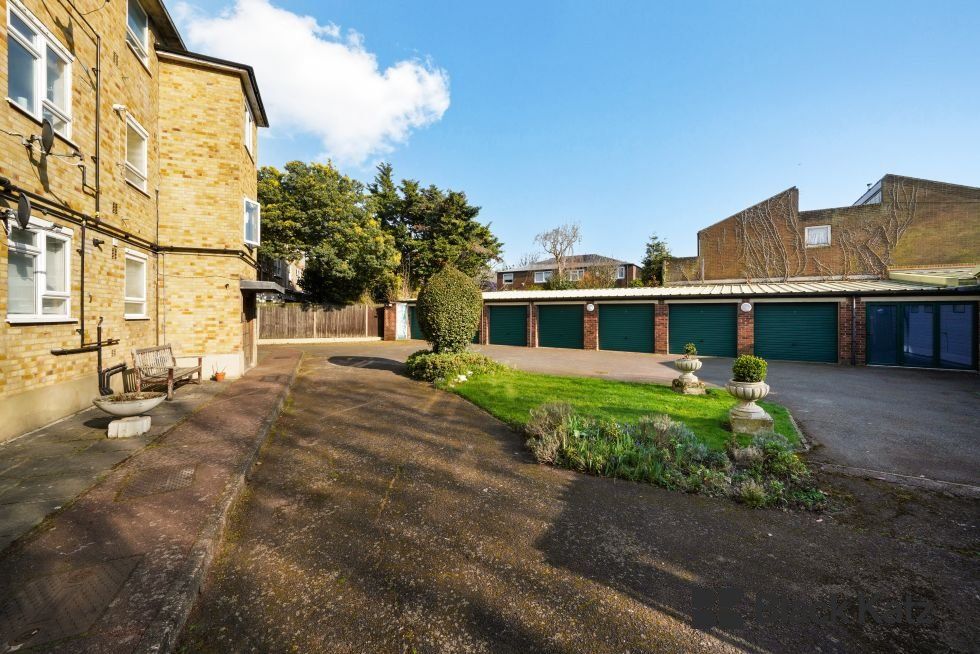 Property photo 3 of 12