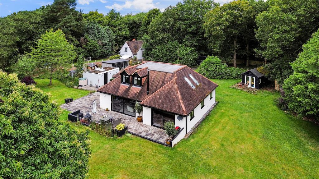 Property photo 1 of 27 Stagholt (15 From 15) (14).Jpg