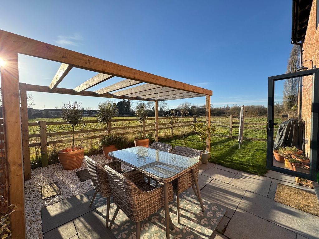 Property photo 2 of 27 6