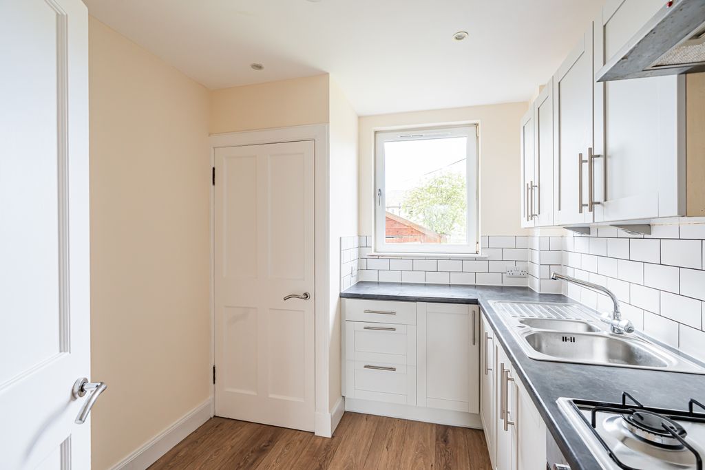 Additional image 7 of 2 bed flat for sale36/2 Parkhead Drive, Edinburgh EH11