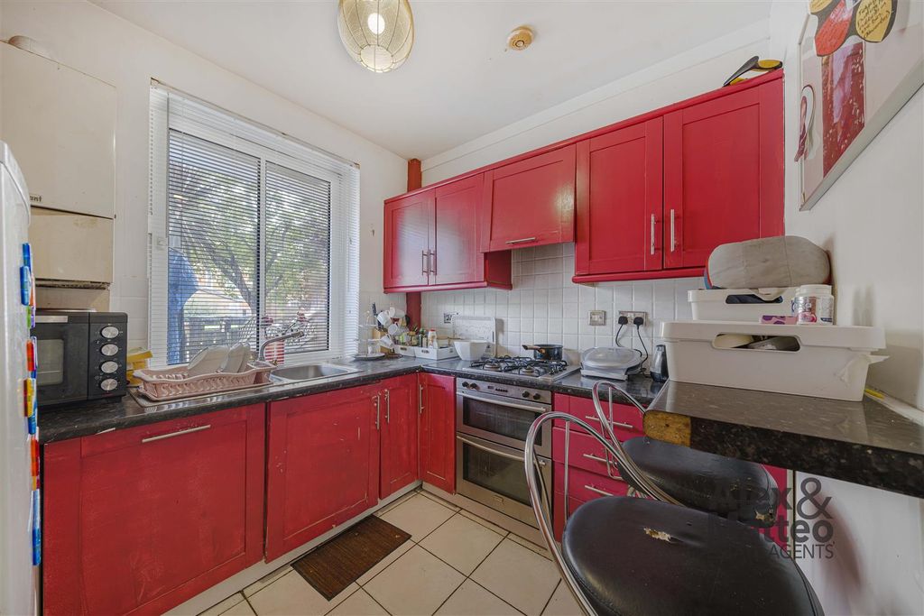 Property photo 3 of 21 Cherry Garden Street