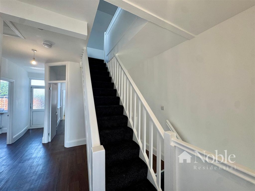 Property photo 3 of 15 Landing