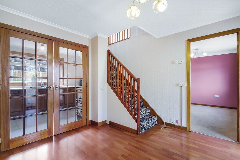 Property photo 3 of 20