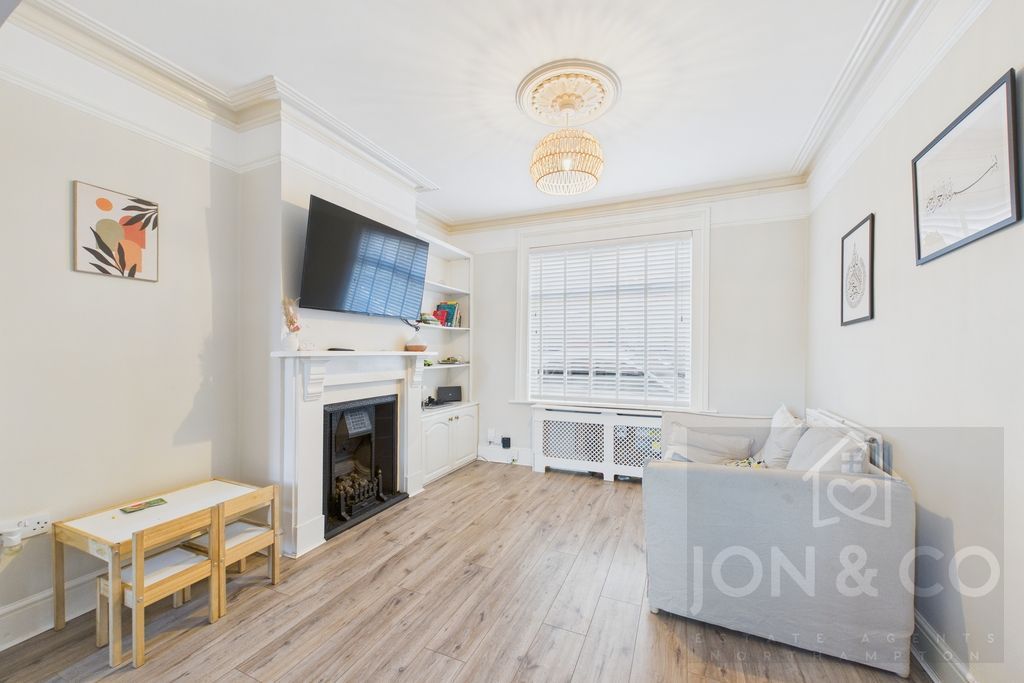 Property photo 2 of 11