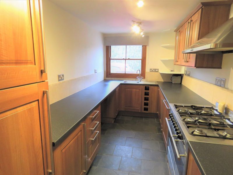 Property photo 3 of 8 Photo 7