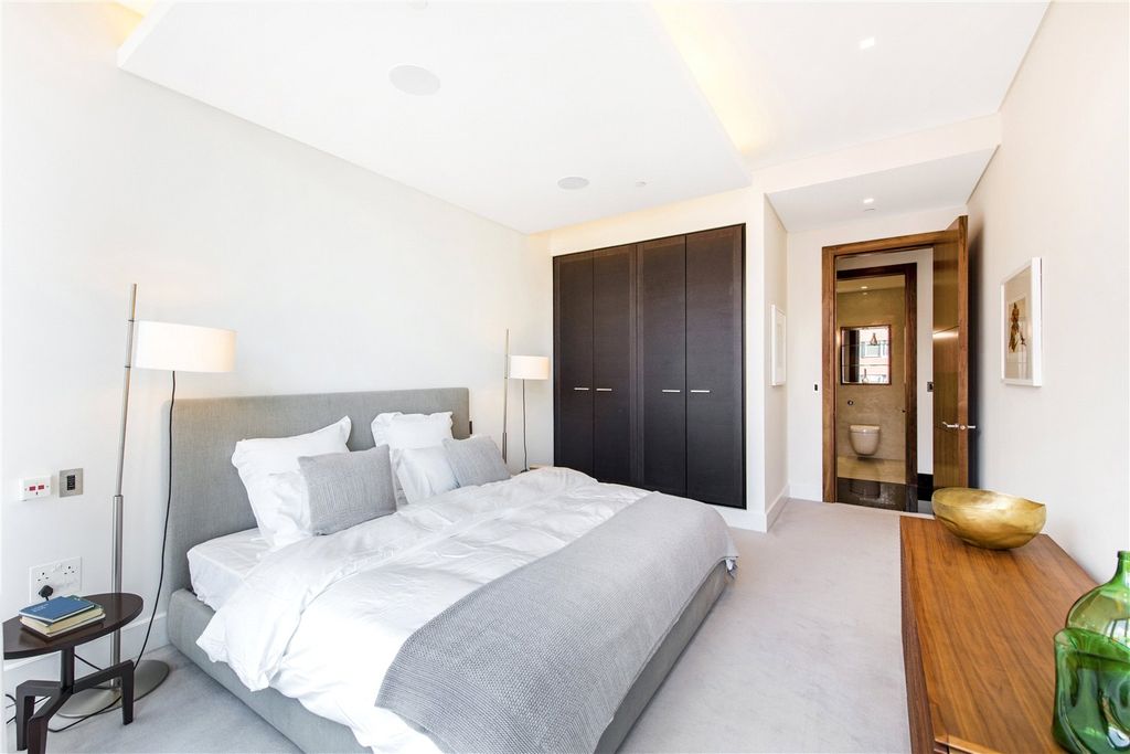 Property photo 2 of 9 Picture No. 13