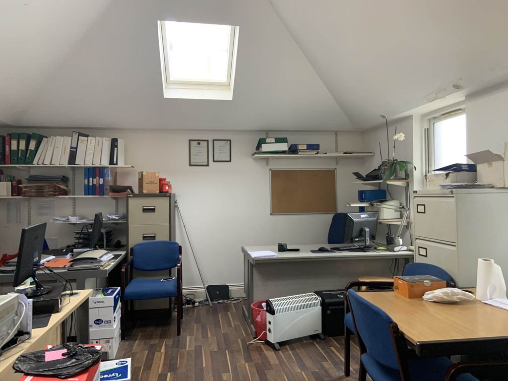 Property photo 3 of 5