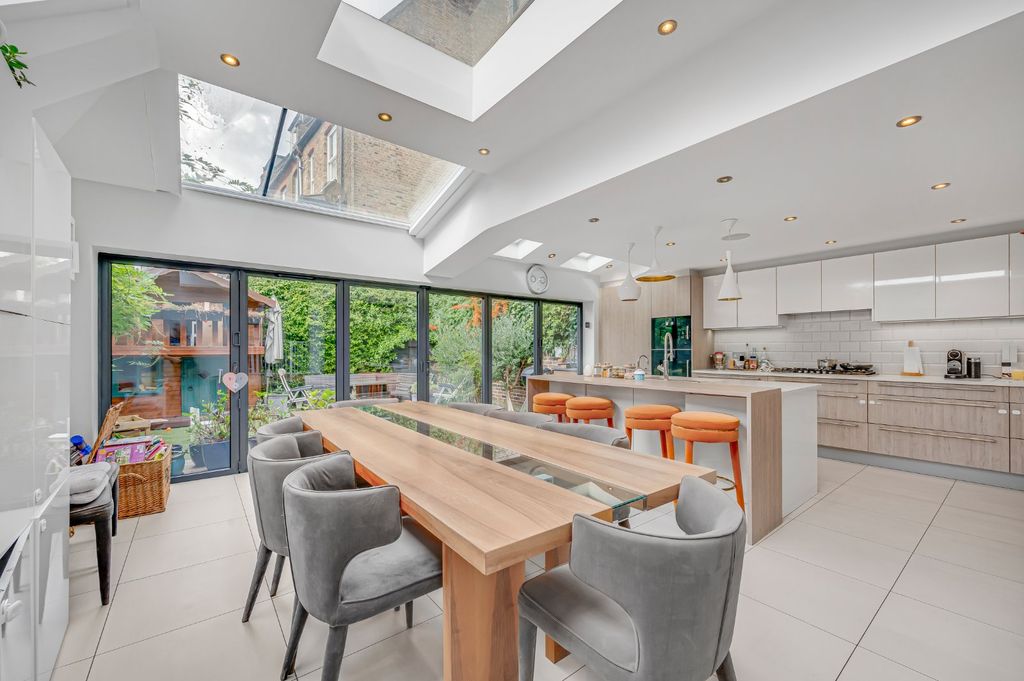 Property photo 2 of 29 Picture No. 42