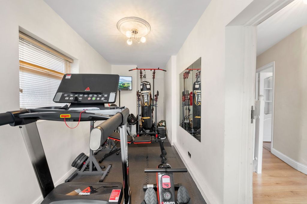 Property photo 3 of 33