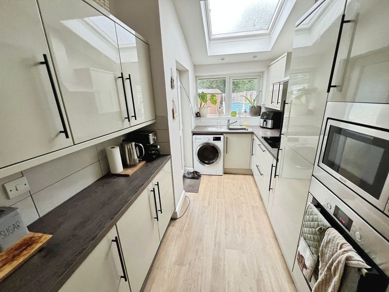 Property photo 3 of 20 Kitchen