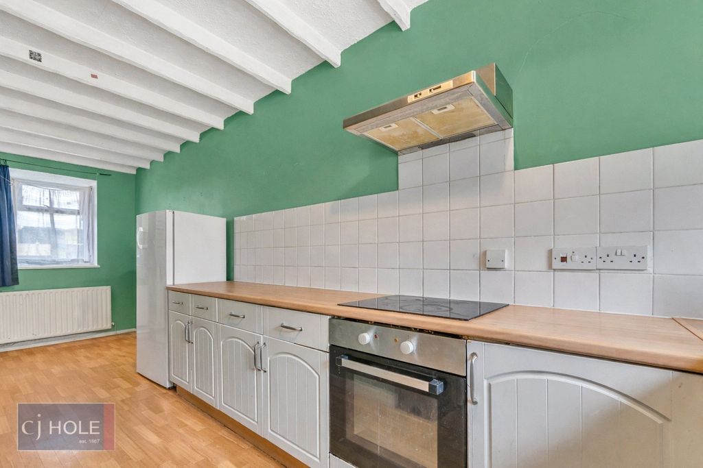 Property photo 2 of 15 Picture No. 31