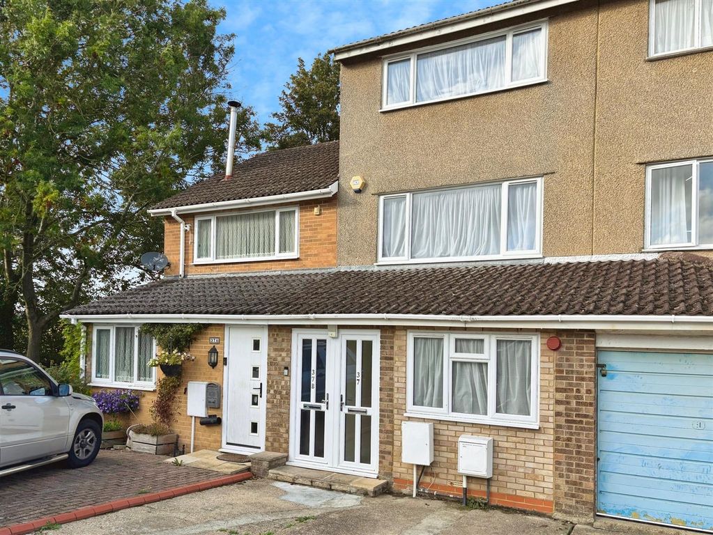 Property photo 1 of 12 Ea46343c-Photo 209-18-25 2C 2016 2036 2014.Jpg