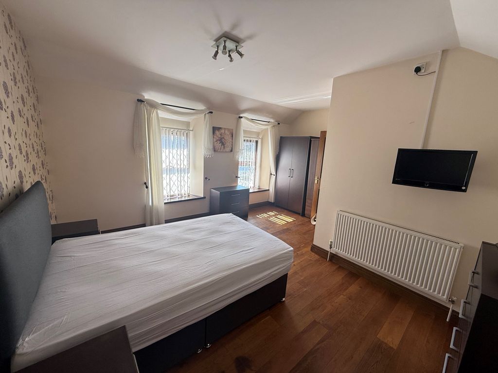 Property photo 2 of 11 Bedroom